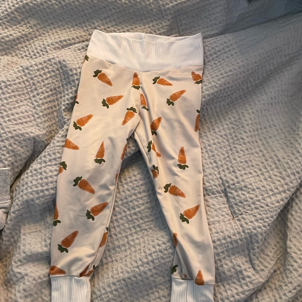 Carrot pants (2t) small shop Easter pants